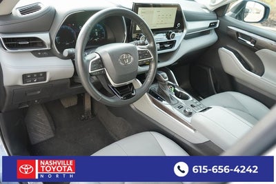 2023 Toyota Highlander Platinum