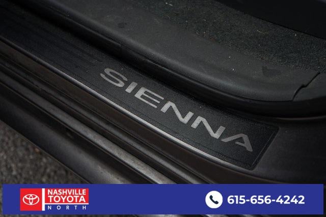 2016 Toyota Sienna LE 8 Passenger