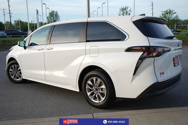 2026 Toyota Sienna LE 8 Passenger