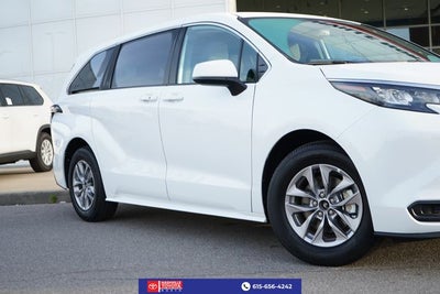 2026 Toyota Sienna LE 8 Passenger