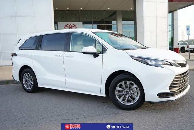 2026 Toyota Sienna LE 8 Passenger