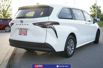 2026 Toyota Sienna LE 8 Passenger