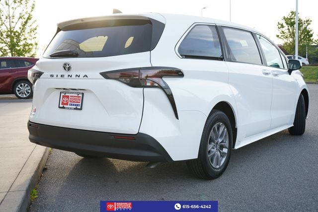 2026 Toyota Sienna LE 8 Passenger
