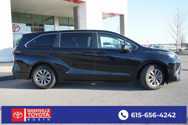 2024 Toyota Sienna LE 8 Passenger