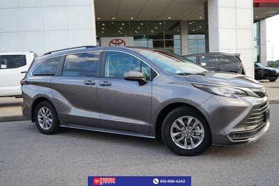 2022 Toyota Sienna LE 8 Passenger