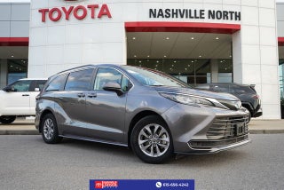 2022 Toyota Sienna LE 8 Passenger