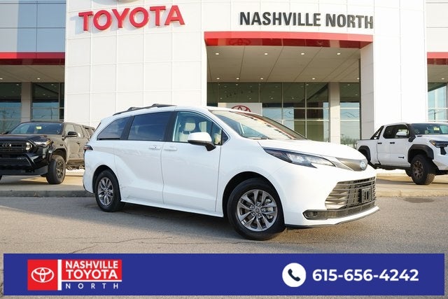 2025 Toyota Sienna LE 8 Passenger