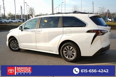 2025 Toyota Sienna LE 8 Passenger