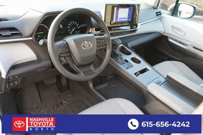 2025 Toyota Sienna LE 8 Passenger