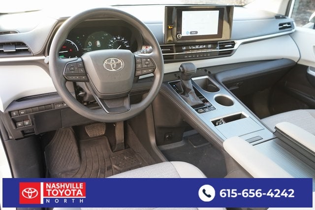 2025 Toyota Sienna LE 8 Passenger