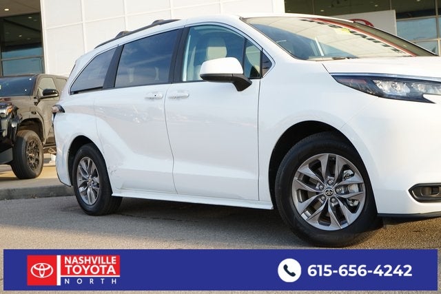 2025 Toyota Sienna LE 8 Passenger