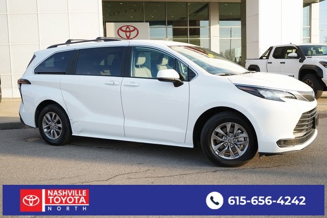 2025 Toyota Sienna LE 8 Passenger