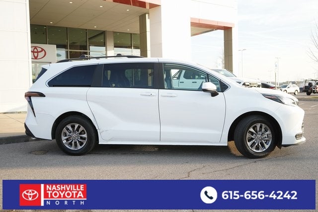 2025 Toyota Sienna LE 8 Passenger