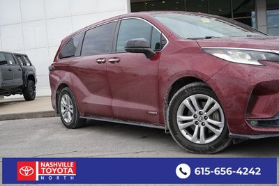 2021 Toyota Sienna XSE 7 Passenger