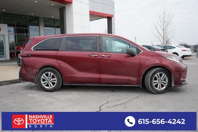 2021 Toyota Sienna XSE 7 Passenger