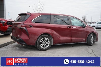 2021 Toyota Sienna XSE 7 Passenger