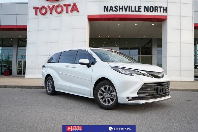 2022 Toyota Sienna XLE
