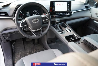 2022 Toyota Sienna XLE