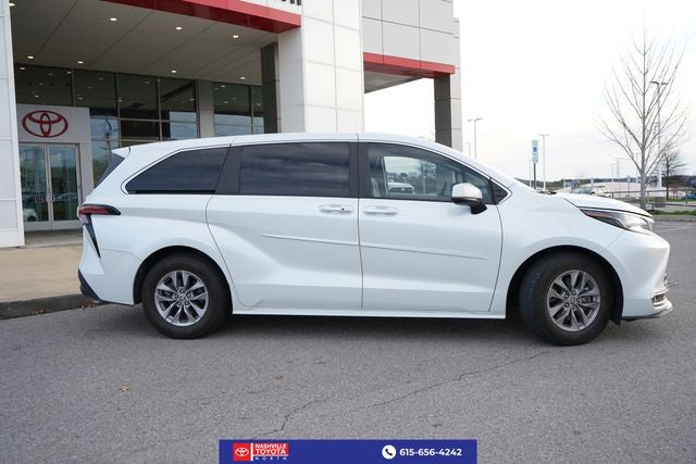 2022 Toyota Sienna XLE