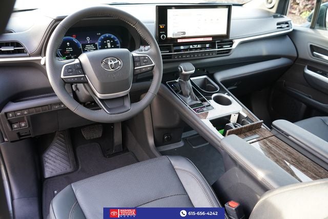 2025 Toyota Sienna Limited 7 Passenger