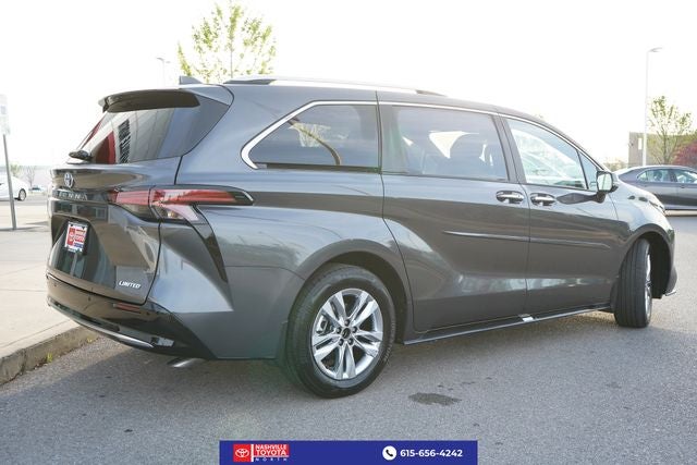 2025 Toyota Sienna Limited 7 Passenger